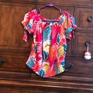 Summer shirt shirred at waist